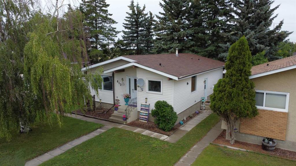 Picture of 612 7 Avenue W, Hanna Real Estate Listing