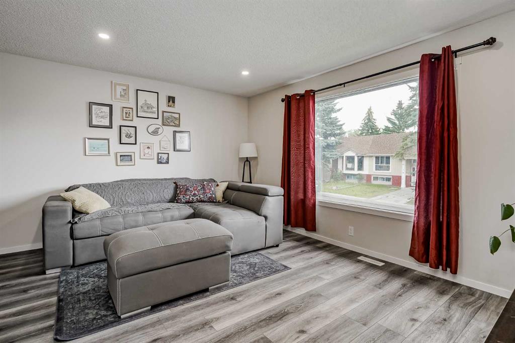 Picture of 84 Falconridge Place NE, Calgary Real Estate Listing