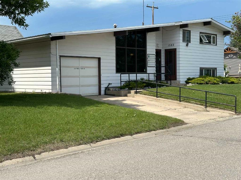 Picture of 1502 20 Avenue , Didsbury Real Estate Listing