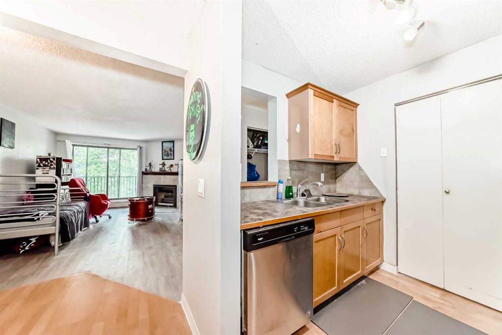 Picture of 4305, 13045 6 Street SW, Calgary Real Estate Listing