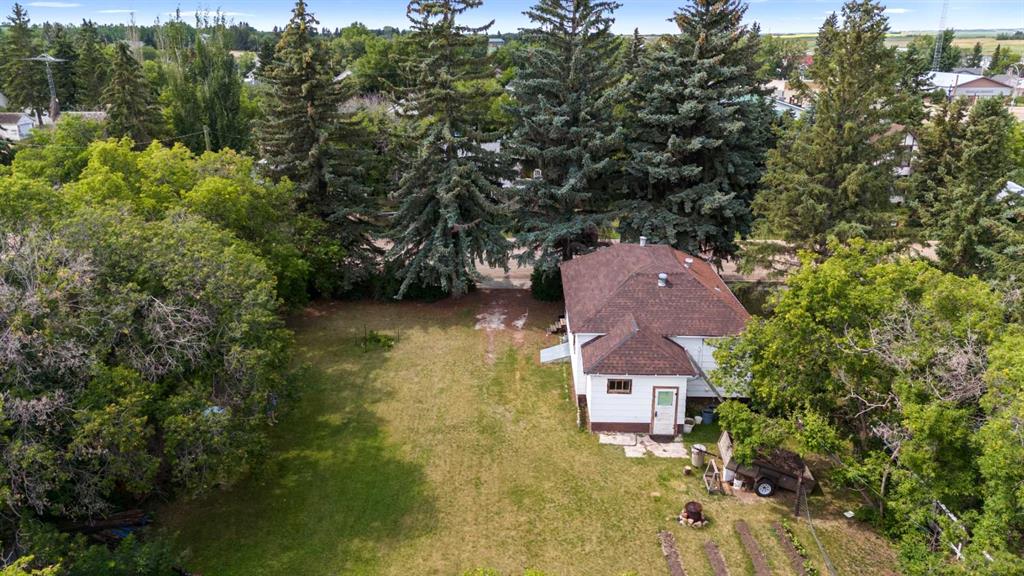Picture of 4911 49 Street , Lougheed Real Estate Listing