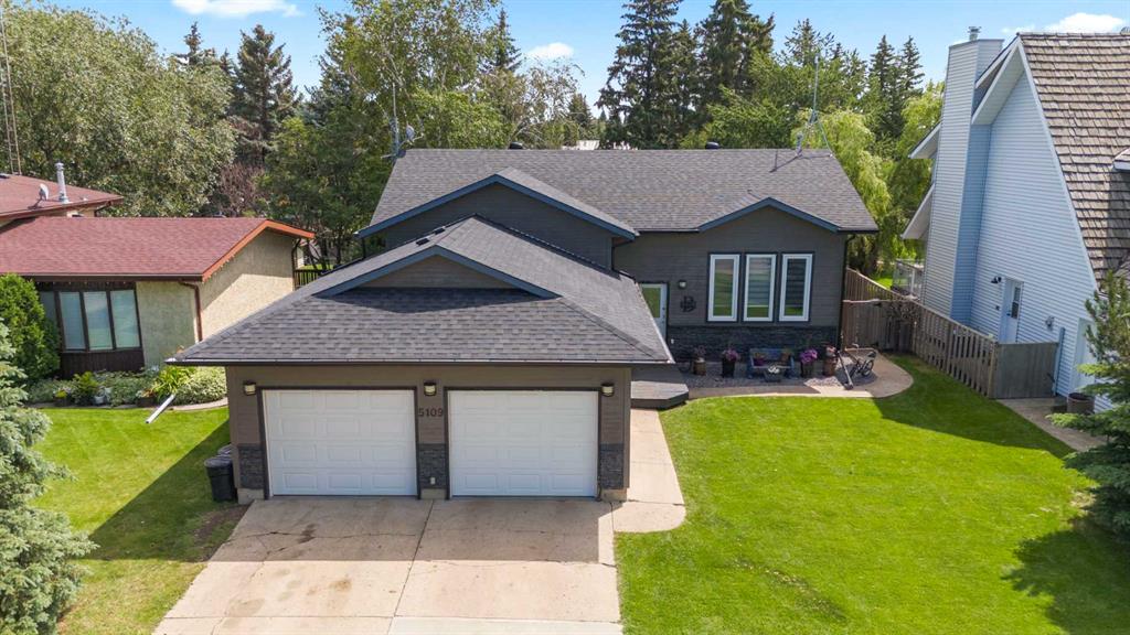 Picture of 5109 58 Street , Daysland Real Estate Listing