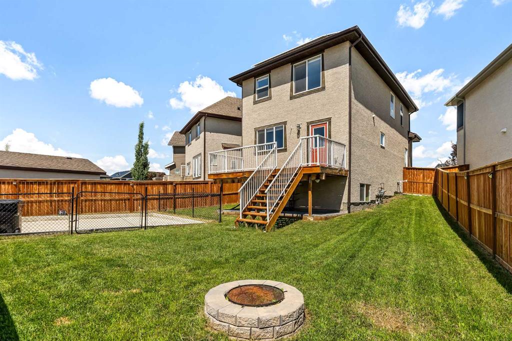 Picture of 151 Marquis Heights SE, Calgary Real Estate Listing
