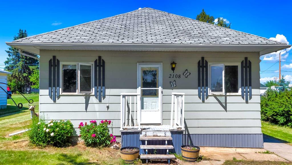 Picture of 2108 Haviland Street , Donalda Real Estate Listing