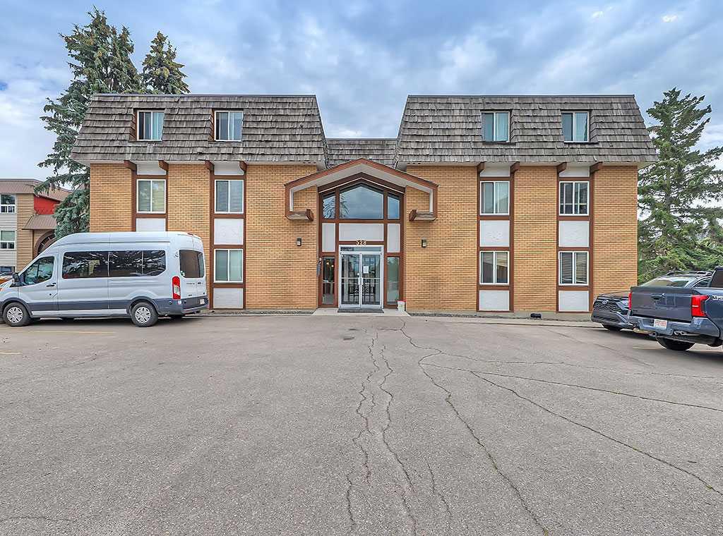Picture of 43, 528 Cedar Crescent SW, Calgary Real Estate Listing