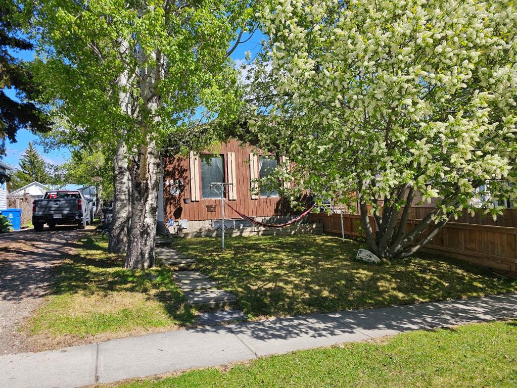 Picture of 4833 47 Street , Rocky Mountain House Real Estate Listing