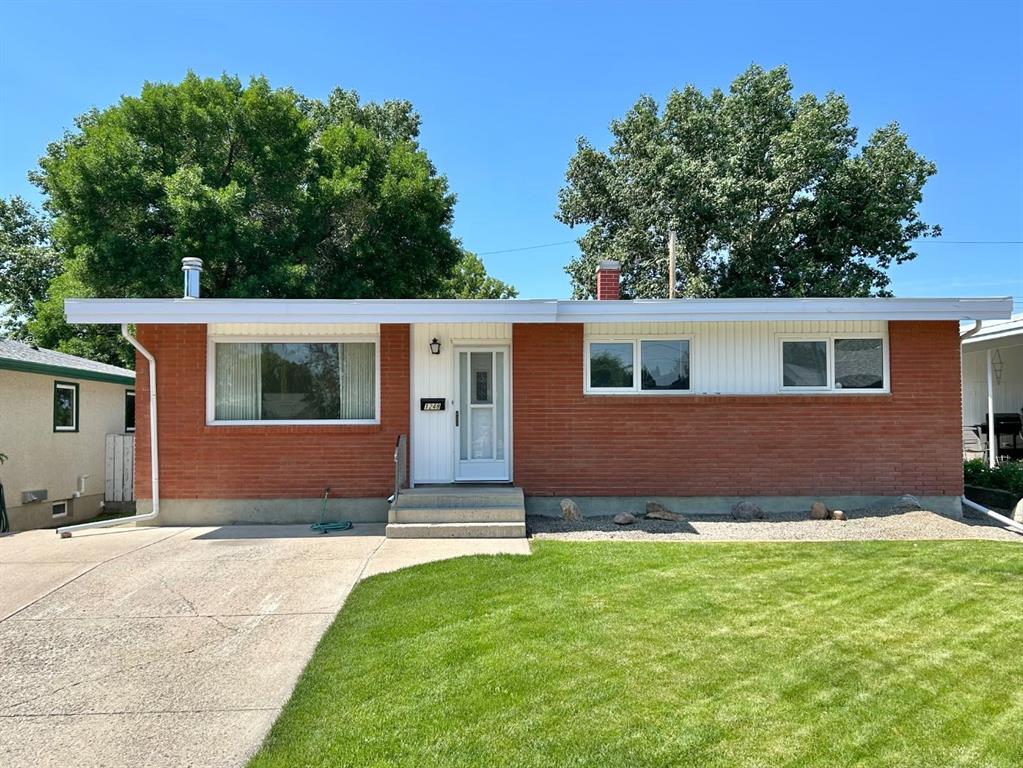 Picture of 1248 31a Street S, Lethbridge Real Estate Listing