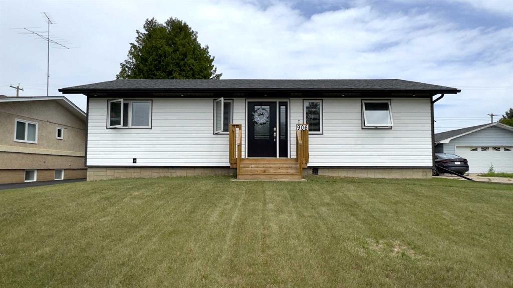 Picture of 906 10 Avenue , Wainwright Real Estate Listing