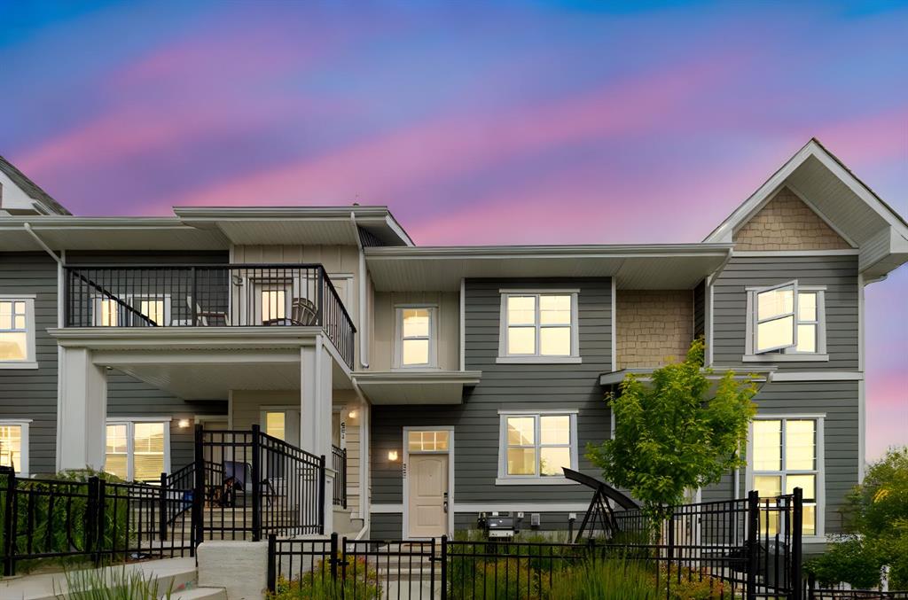 Picture of 653 Cranbrook Walk SE, Calgary Real Estate Listing