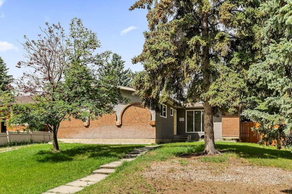 Picture of 10815 Brae Place SW, Calgary Real Estate Listing