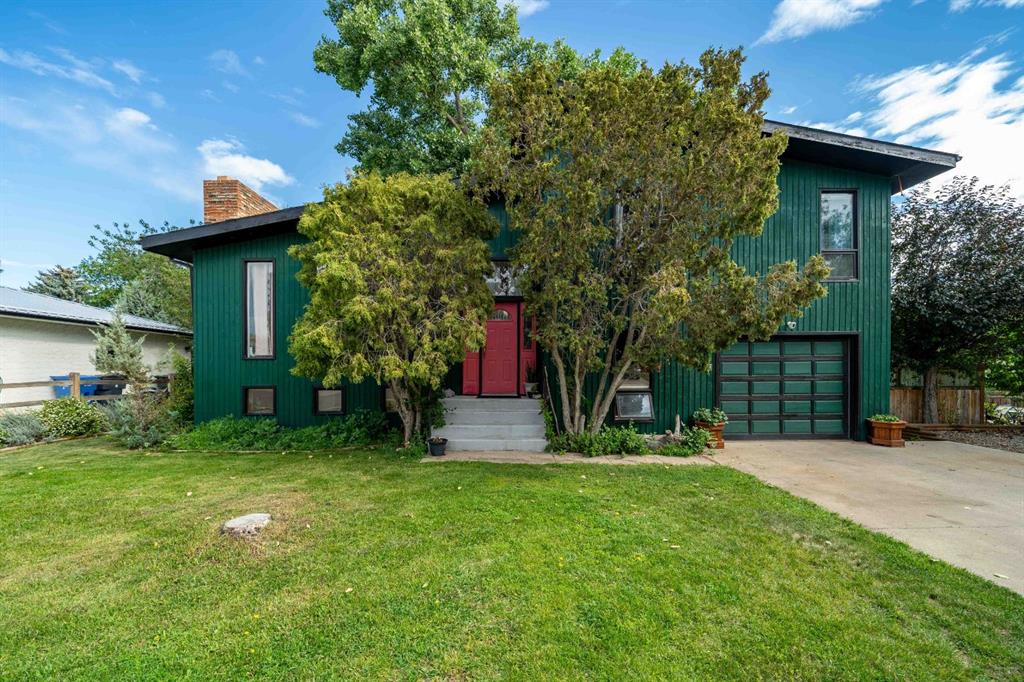 Picture of 28 Noble Court SW, Medicine Hat Real Estate Listing