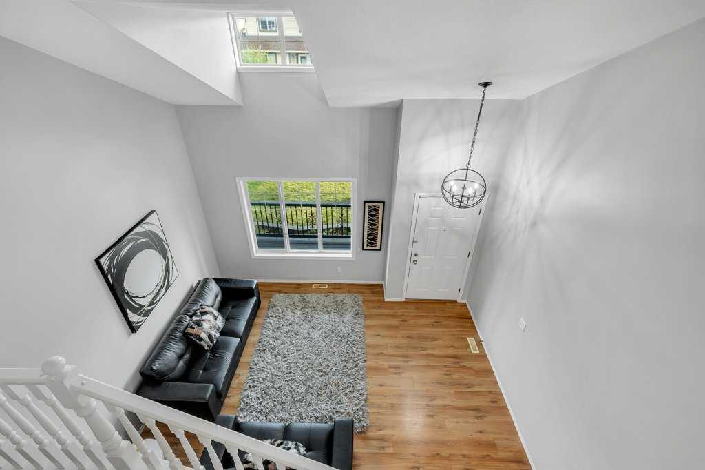 Picture of 720 Luxstone Square SW, Airdrie Real Estate Listing