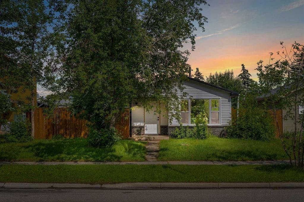 Picture of 40 Erin Woods Drive SE, Calgary Real Estate Listing