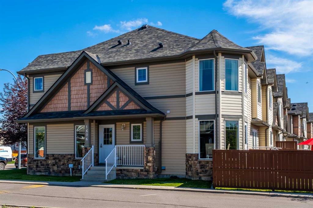 Picture of 1606, 2445 Kingsland Road SE, Airdrie Real Estate Listing