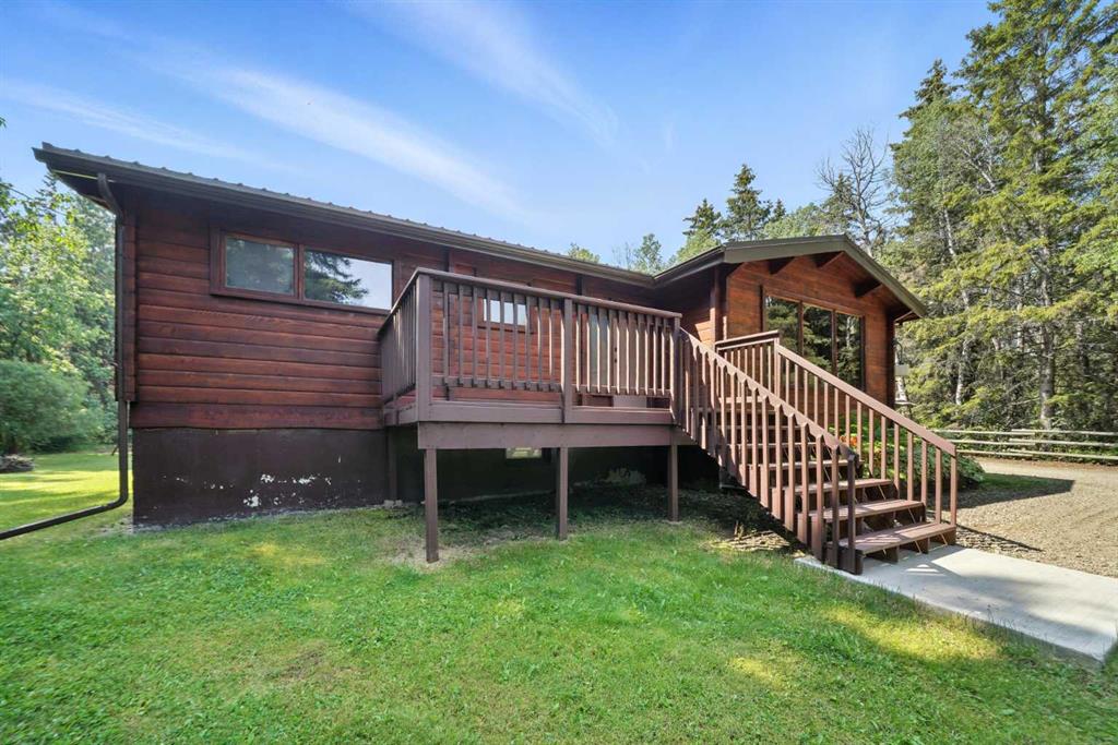 Picture of 425 Lobstick Trail  , Leslieville Real Estate Listing