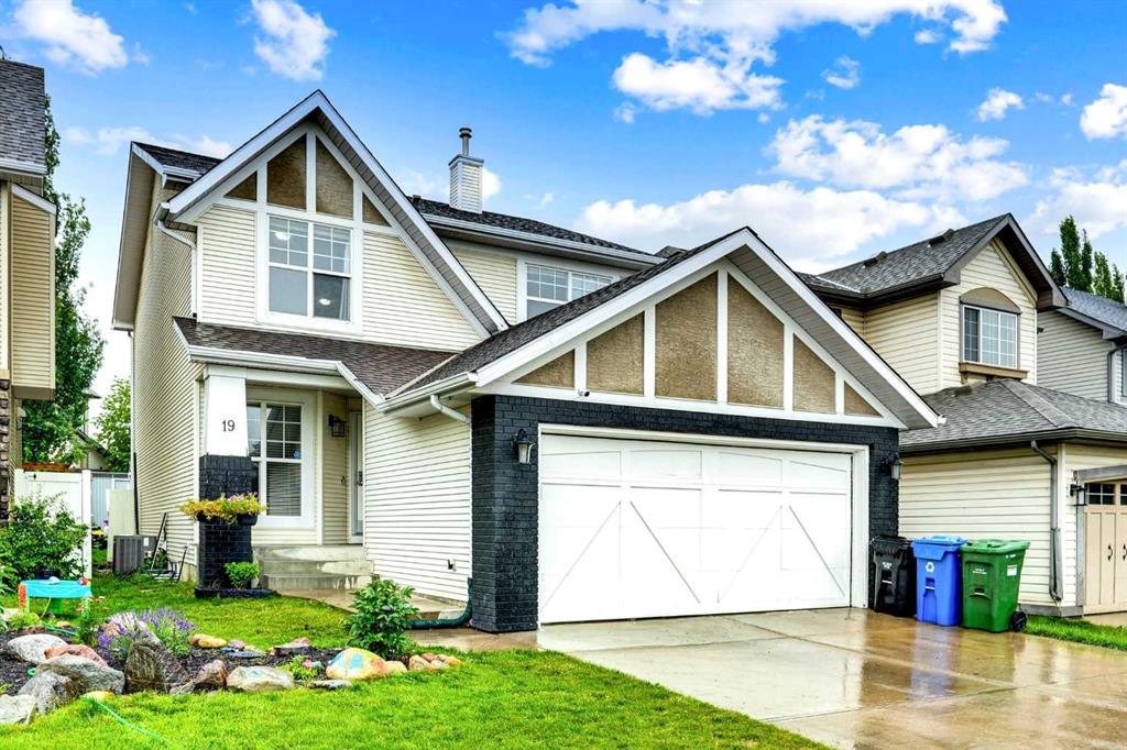 Picture of 19 New Brighton Drive SE, Calgary Real Estate Listing