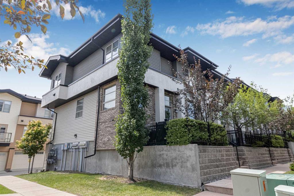 Picture of 55 Aspen Hills Common SW, Calgary Real Estate Listing