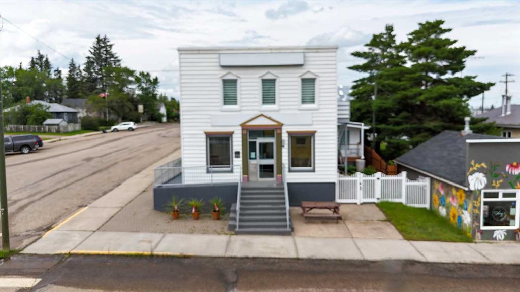 Picture of 2124 20 Street , Delburne Real Estate Listing