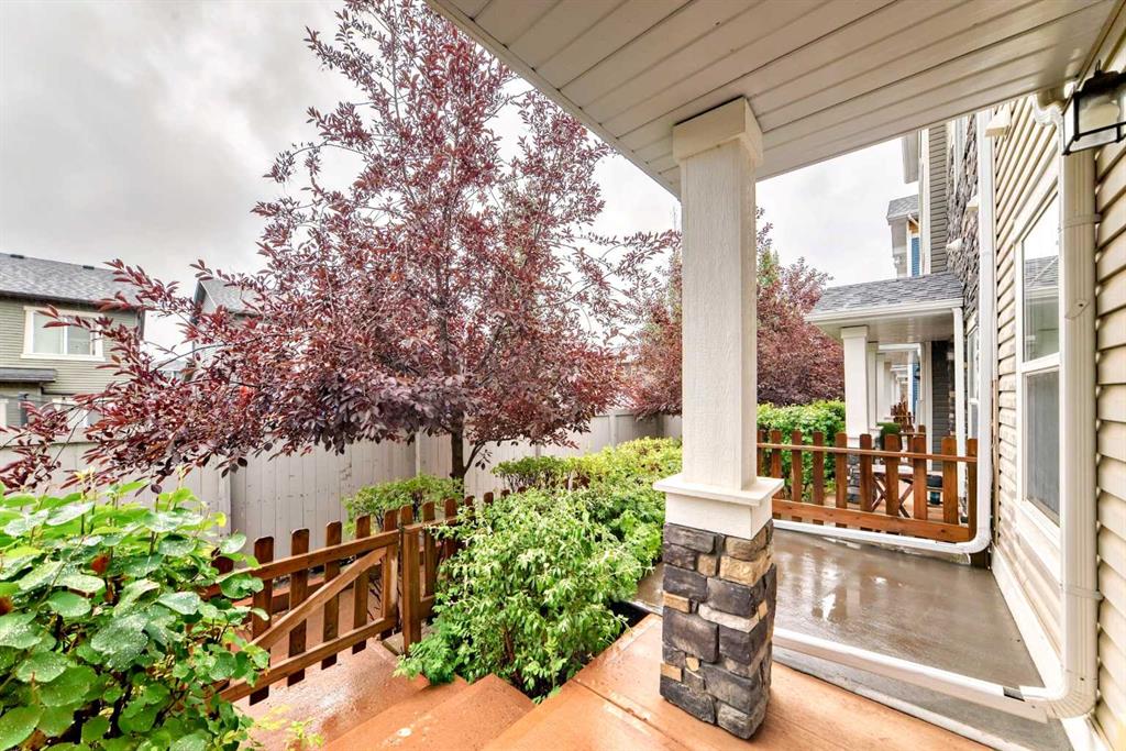 Picture of 127, 2802 Kings Heights Gate SE, Airdrie Real Estate Listing