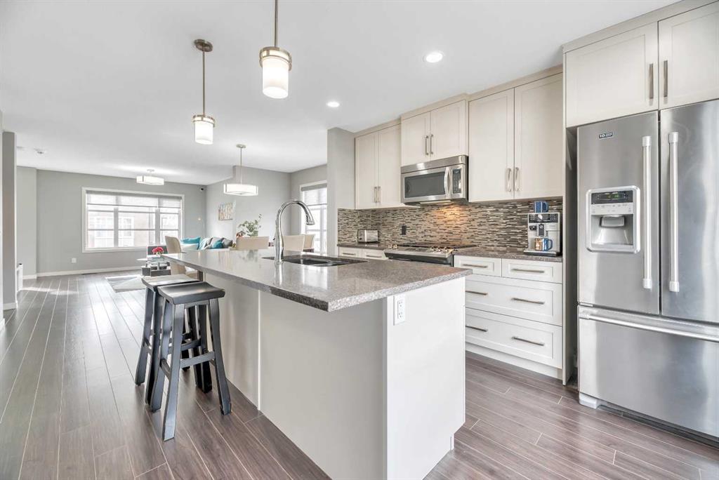 Picture of 1003 Evansridge Park NW, Calgary Real Estate Listing