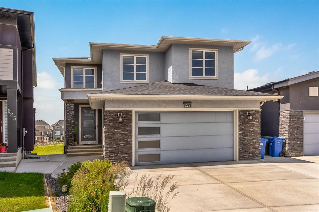 Picture of 229 Carringvue Manor NW, Calgary Real Estate Listing