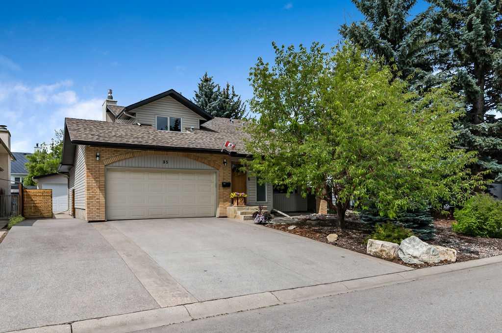 Picture of 35 Woodmont Crescent SW, Calgary Real Estate Listing