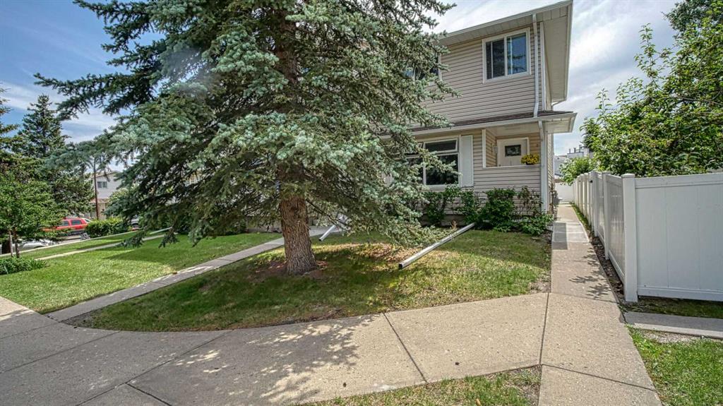 Picture of 123 Woodsman Lane SW, Calgary Real Estate Listing