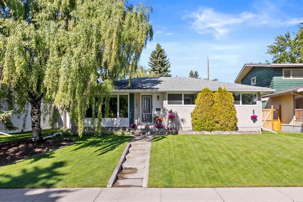 Picture of 3307 Lakeside Crescent SW, Calgary Real Estate Listing