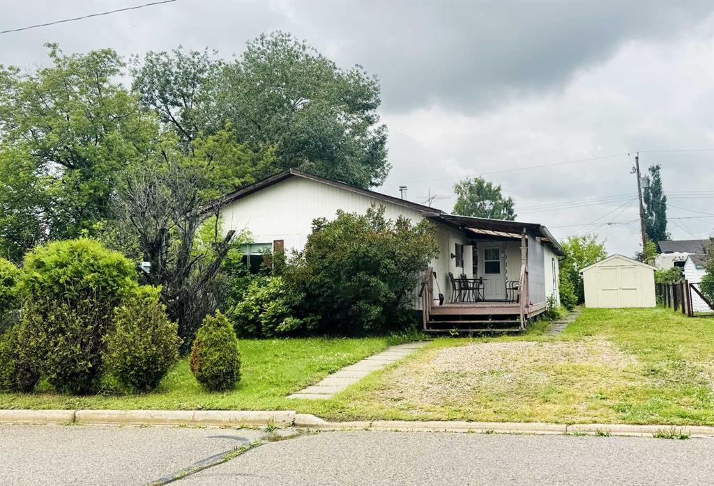 Picture of 5212 52A Street  , Eckville Real Estate Listing