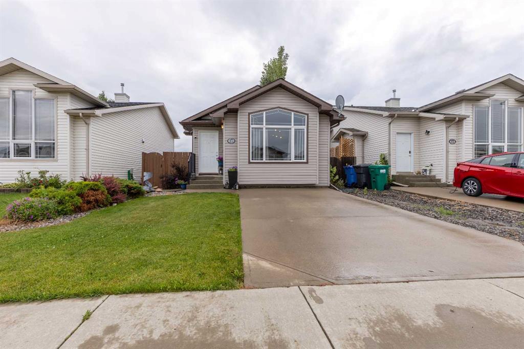 Picture of 620 Aberdeen Crescent W, Lethbridge Real Estate Listing