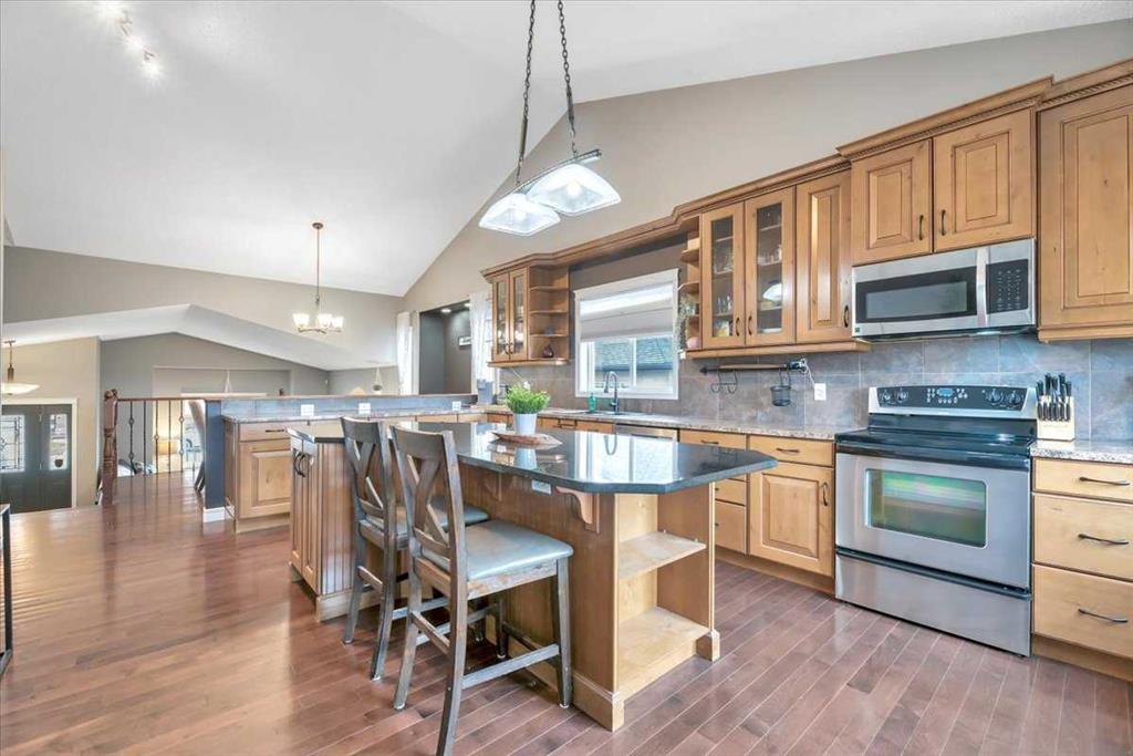 Picture of 218 Allan Crescent SE, Vulcan Real Estate Listing