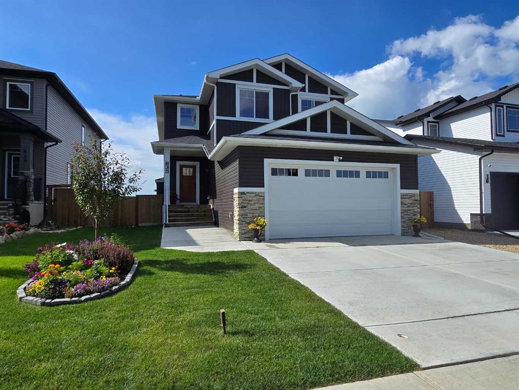 Picture of 835 Lakewood Circle , Strathmore Real Estate Listing