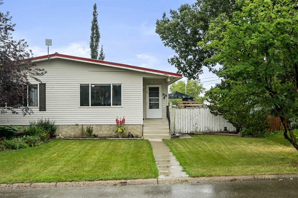 Picture of 834 Osler Street , Carstairs Real Estate Listing