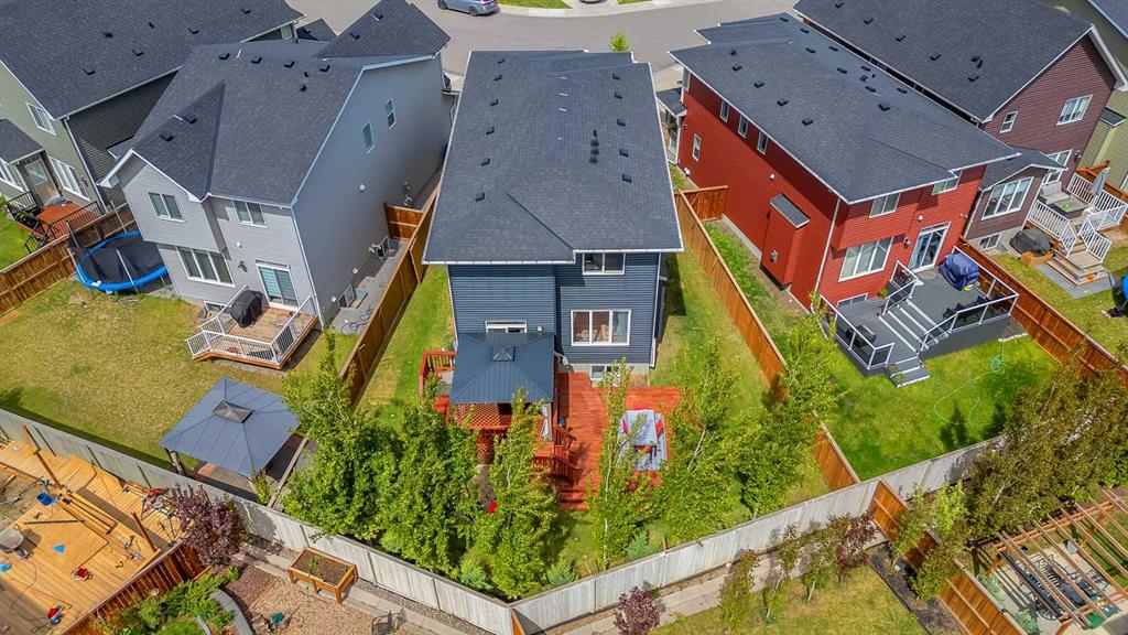 Picture of 325 Bayview Way SW, Airdrie Real Estate Listing