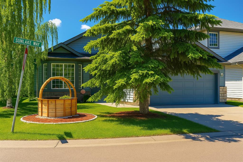 Picture of 179 Sunlake Way SE, Calgary Real Estate Listing