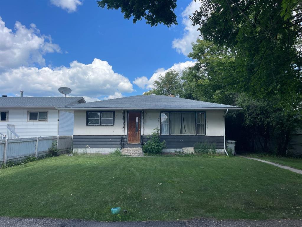 Picture of 5032 55th Avenue , High Prairie Real Estate Listing