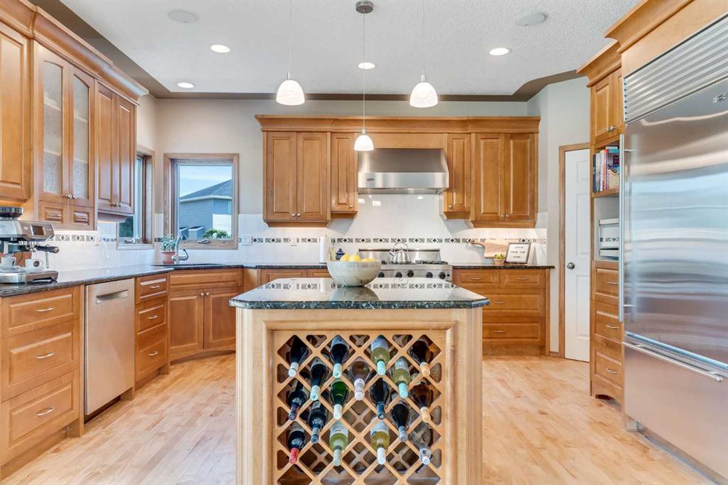 Picture of 218 Royal Oak Mews NW, Calgary Real Estate Listing