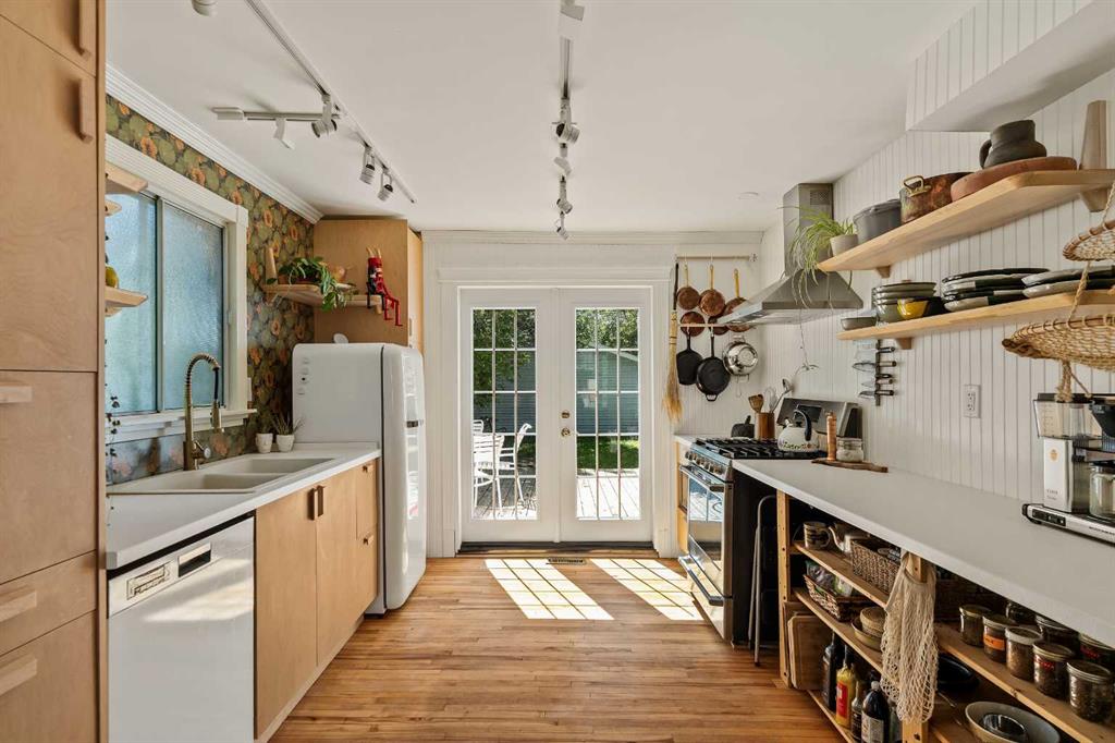 Picture of 233 21 Avenue NE, Calgary Real Estate Listing