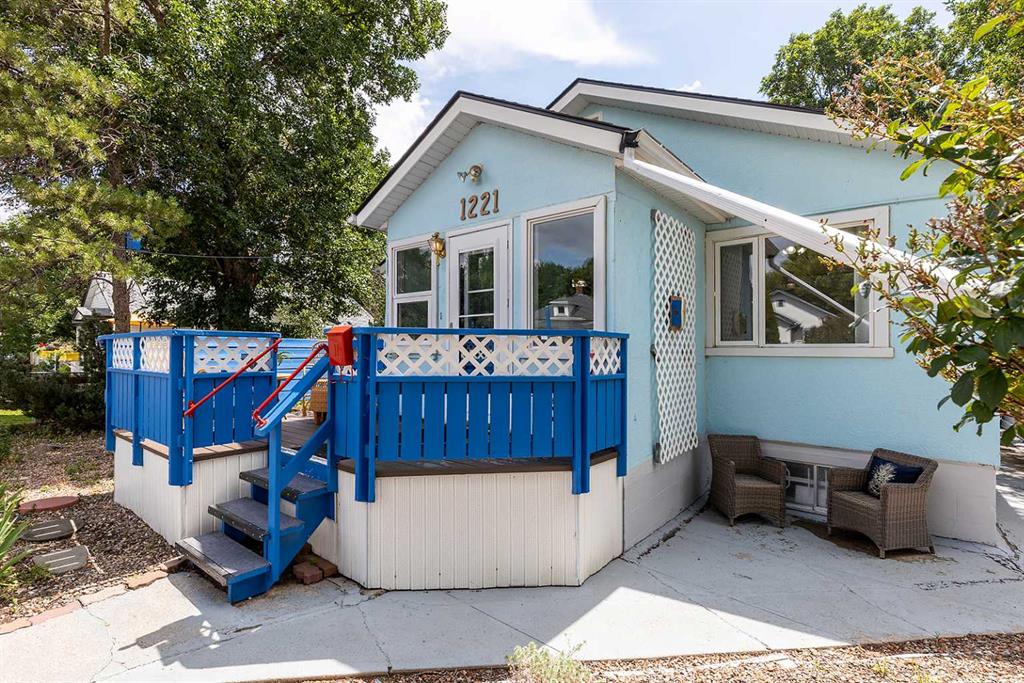 Picture of 1221 Queen Street SE, Medicine Hat Real Estate Listing