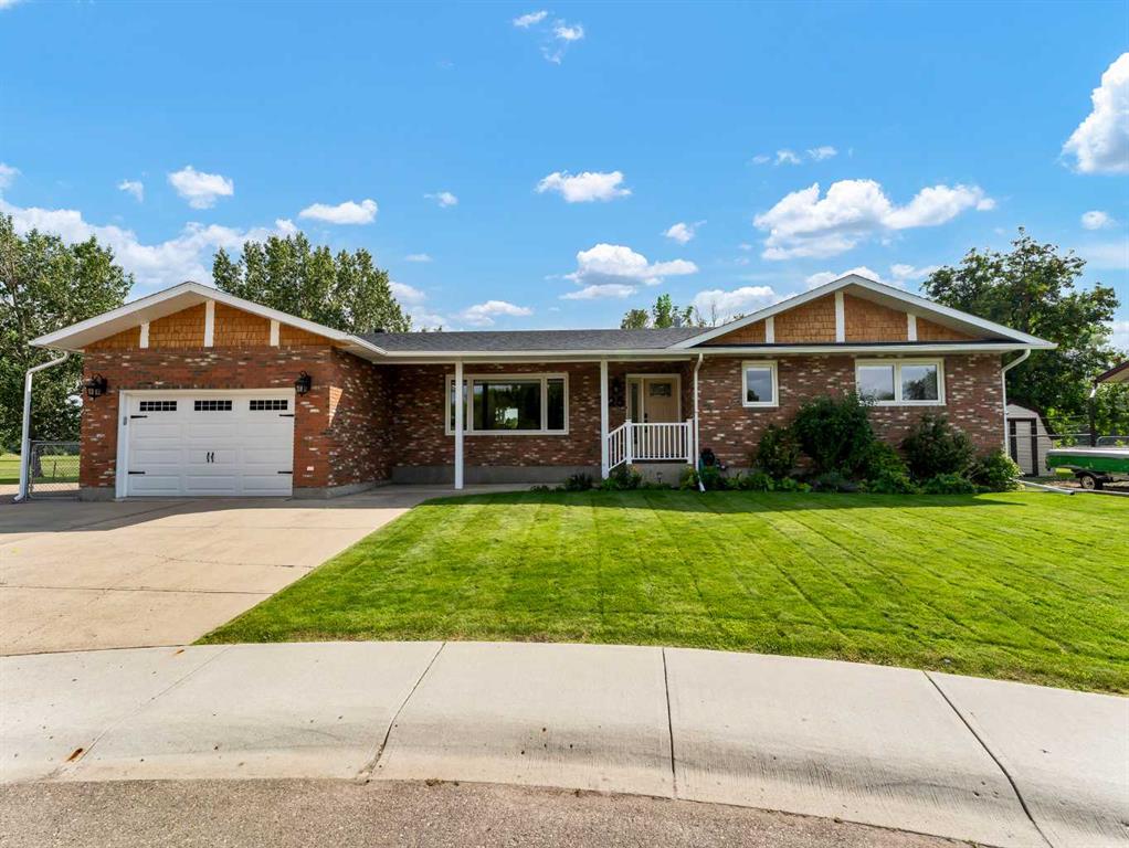 Picture of 25 Clematis Court SE, Medicine Hat Real Estate Listing