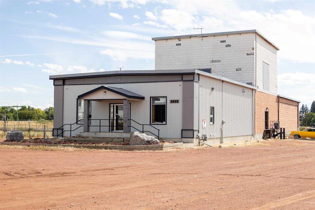 Picture of 2404 2 Avenue N, Lethbridge Real Estate Listing