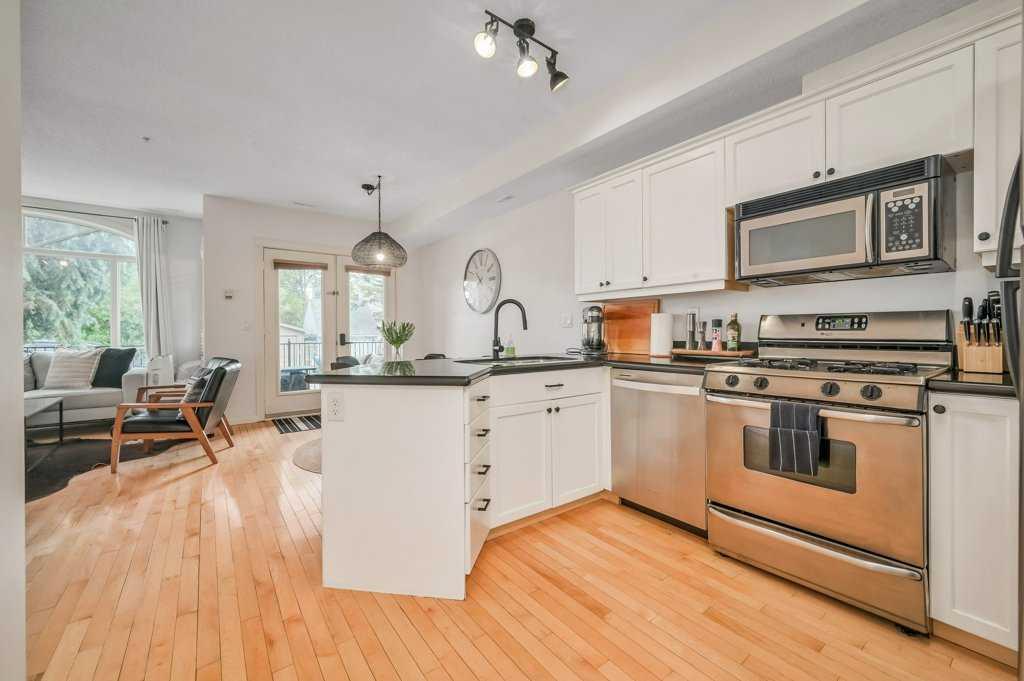 Picture of 204, 2306 17B Street SW, Calgary Real Estate Listing