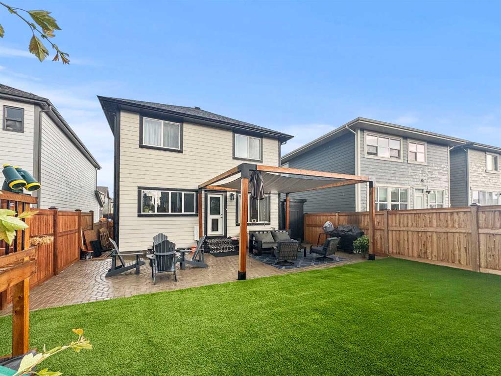 Picture of 74 Magnolia Terrace SE, Calgary Real Estate Listing