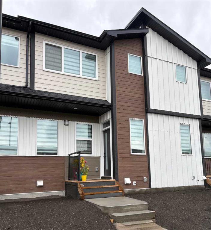 Picture of 795 Wolf Willow Boulevard SE, Calgary Real Estate Listing