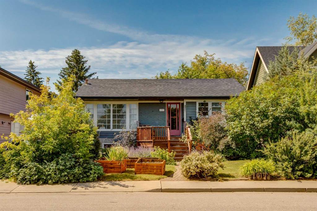 Picture of 6707 Bow Crescent NW, Calgary Real Estate Listing