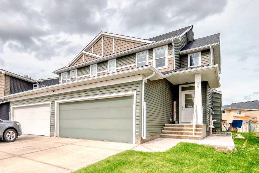 Picture of 38 Redstone Mews NE, Calgary Real Estate Listing