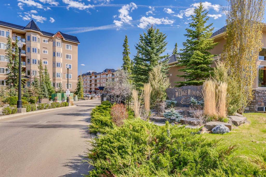Picture of 534, 10 Discovery Ridge Close SW, Calgary Real Estate Listing