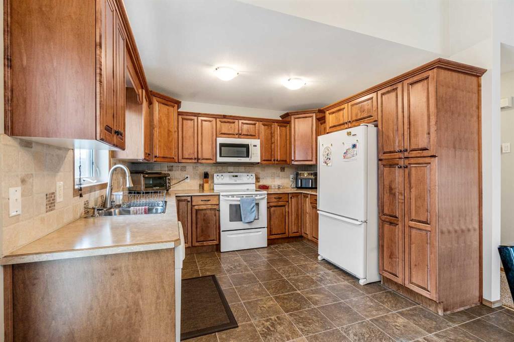Picture of 4206 56 Street  , Taber Real Estate Listing