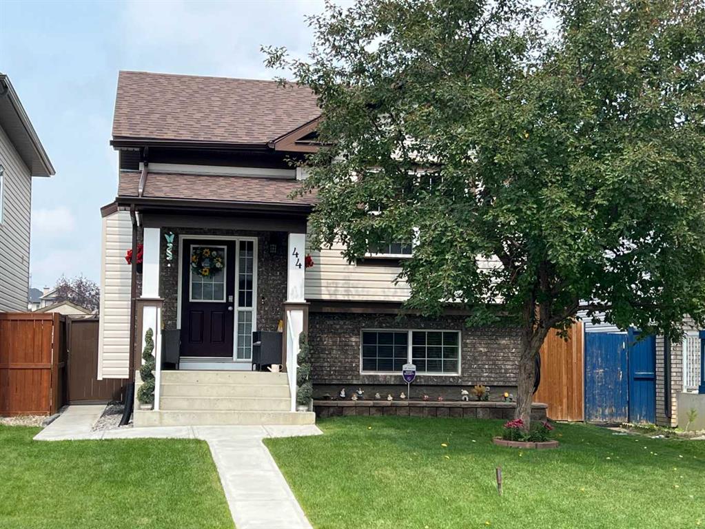 Picture of 44 Covepark Place NE, Calgary Real Estate Listing