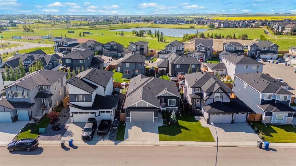 Picture of 1366 Lackner Boulevard , Carstairs Real Estate Listing